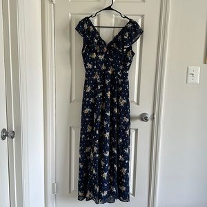 Francesca’s (brand is Miami) Medium Navy Blue Floral/ gold speck Maxi Dress